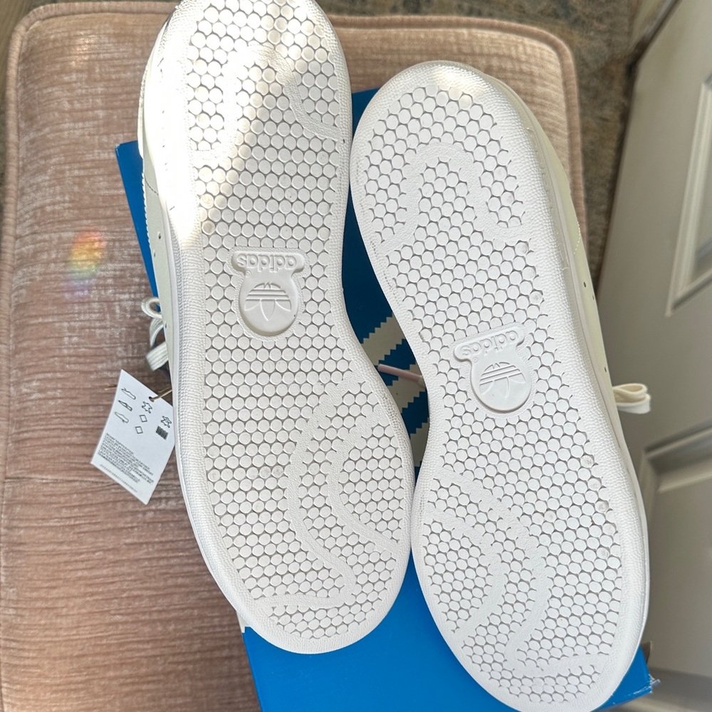 Stan Smith Adidas Sneakers - Cream and Pink - Picture 7 of 13